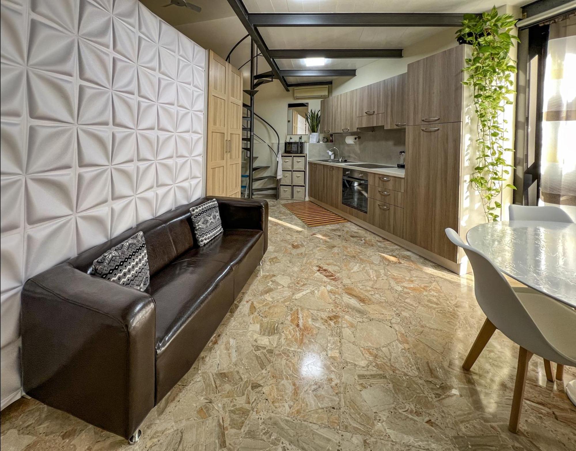 Loft32Pavia, Moderno Appartamento Di 60Mq In Zona Stazione Luaran gambar
